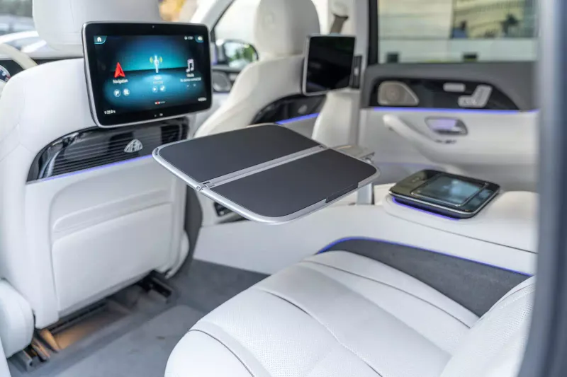 MERCEDES GLS 600 image 6
